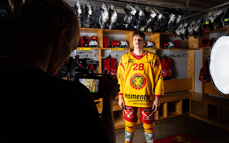 Zeichenfläche 7 Dario Allespach im Trikot Saison 2024/25